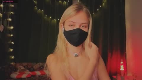 Snapshot of eternalophelia chatting on January 12, 2026, 10:59 pm Sophia online show from January 12, 2026, 10:59 pm