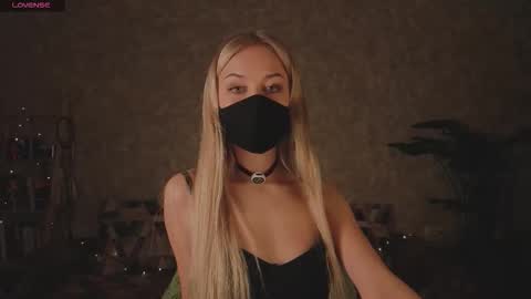 Sophia online show from March 26, 2026, 10:15 pm