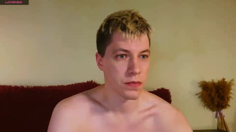 Snapshot of ethan7inches chatting on May 25, 2026, 2:17 am Ethan online show from May 25, 2026, 2:17 am
