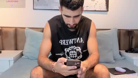 Snapshot of ethan__walker chatting on April 25, 2026, 7:11 pm Ethan online show from April 25, 2026, 7:11 pm