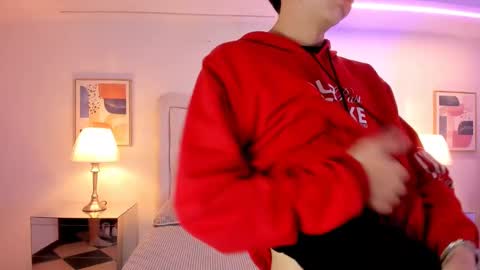 ethan and ava online show from January 26, 2025, 1:36 pm