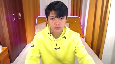 ethan_lauren online show from April 14, 2026, 12:33 pm