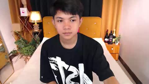 ethan_lauren online show from April 30, 2026, 6:09 am