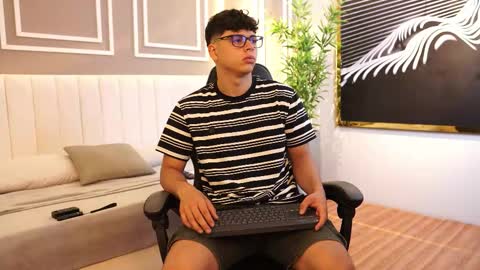 ethan_occonor online show from December 20, 2025, 12:45 pm