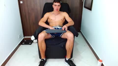 ethangreey1 online show from February 13, 2025, 1:08 am