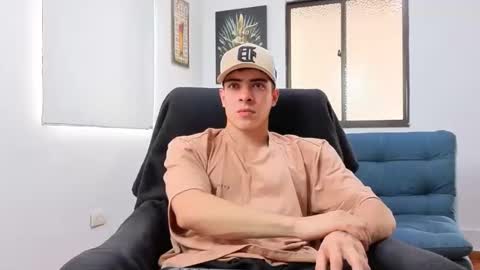 Snapshot of ethangreey1 chatting on December 19, 2025, 7:21 pm ethangreey1 online show from December 19, 2025, 7:21 pm