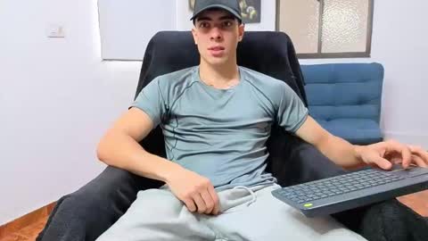 Snapshot of ethangreey1 chatting on February 4, 2026, 1:06 pm ethangreey1 online show from February 4, 2026, 1:06 pm