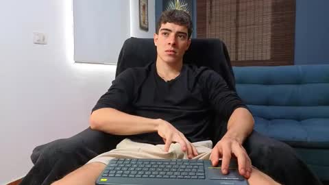 Snapshot of ethangreey1 chatting on March 11, 2026, 2:34 pm ethangreey1 online show from March 11, 2026, 2:34 pm