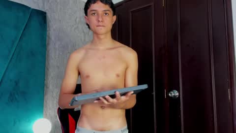 ethanlowell online show from January 24, 2025, 11:45 pm