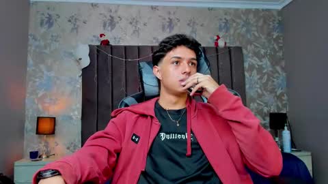 ethanlowell online show from December 5, 2025, 7:17 am