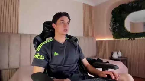 ethanlowell online show from March 18, 2026, 10:24 pm