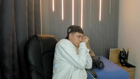 Snapshot of ethanx18 chatting on May 25, 2026, 3:45 am ethanx18 online show from May 25, 2026, 3:45 am