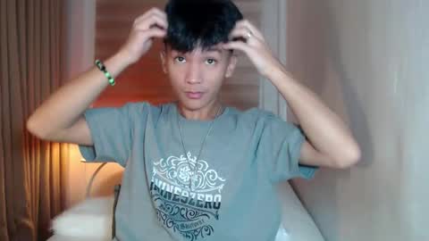 Snapshot of etherealboytoy4hire chatting on December 4, 2025, 2:15 pm Rey online show from December 4, 2025, 2:15 pm