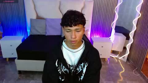 Snapshot of ette_tay chatting on October 22, 2025, 12:44 am ette online show from October 22, 2025, 12:44 am