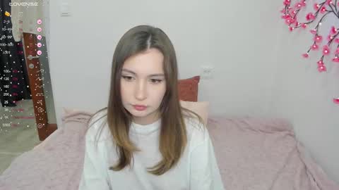 Veronica Tiia Lilith left to right online show from February 11, 2026, 12:48 am