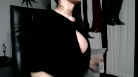 EVA65 online show from February 5, 2025, 11:28 pm