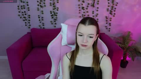 Snapshot of eva__thompson chatting on May 13, 2026, 1:14 am Eva online show from May 13, 2026, 1:14 am