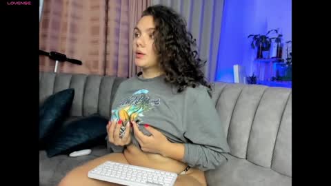 E Y EO online show from January 6, 2025, 4:15 am