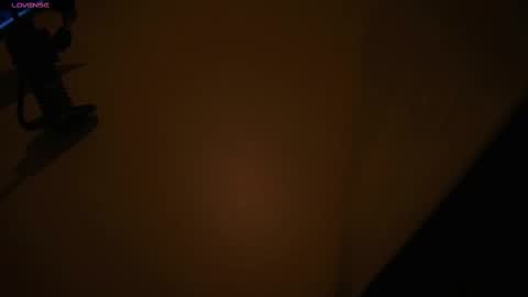 E Y EO online show from March 1, 2025, 11:58 pm