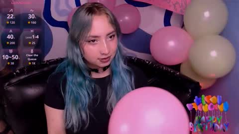 Iris Smile  independent model online show from January 8, 2026, 8:33 pm