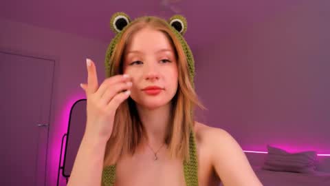 Snapshot of eva_davi chatting on February 27, 2025, 5:13 am Eva Davis online show from February 27, 2025, 5:13 am