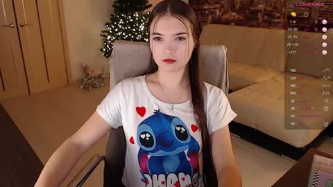 Snapshot of eva_davie chatting on December 10, 2024, 5:00 pm Eva online show from December 10, 2024, 5:00 pm