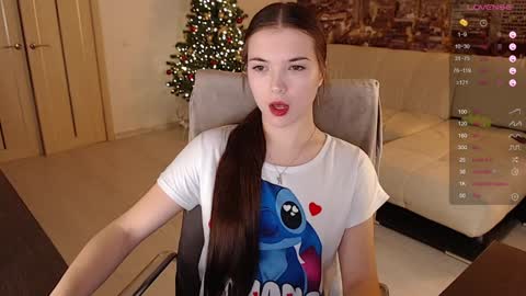 Snapshot of eva_davie chatting on December 15, 2024, 4:37 pm Eva online show from December 15, 2024, 4:37 pm