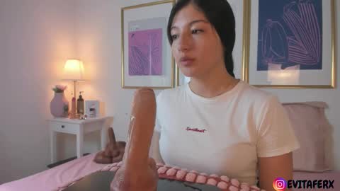 Evaa Depp online show from September 24, 2025, 1:14 pm