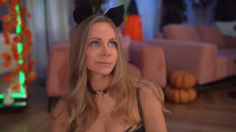 Snapshot of eva_fashionista chatting on October 29, 2025, 6:09 pm Eva online show from October 29, 2025, 6:09 pm