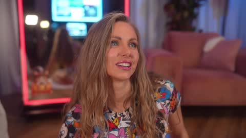 Snapshot of eva_fashionista chatting on November 6, 2025, 7:37 pm Eva online show from November 6, 2025, 7:37 pm