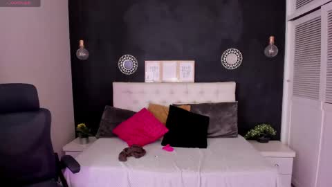 eva_hot_1 online show from June 4, 2026, 1:17 pm