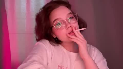 eva_kittenn online show from November 17, 2025, 9:37 am