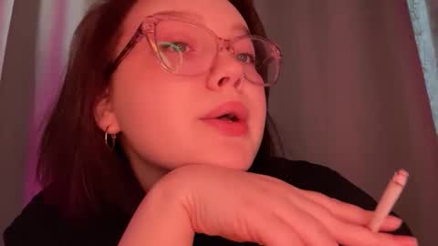 eva_kittenn online show from December 15, 2025, 9:13 am
