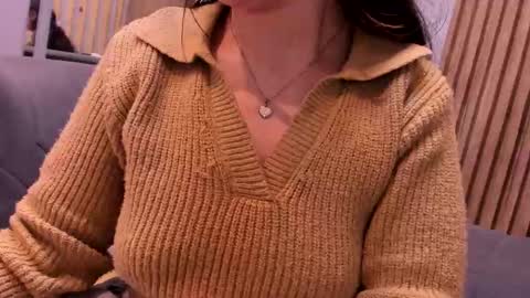 Angelinne online show from October 19, 2025, 3:07 am