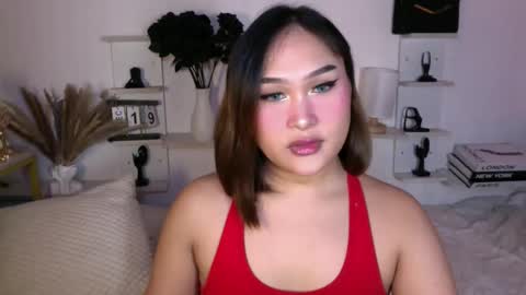 Queen Eva Mazikeen online show from December 19, 2025, 6:37 pm