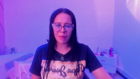 Eva  online show from February 15, 2026, 1:20 pm