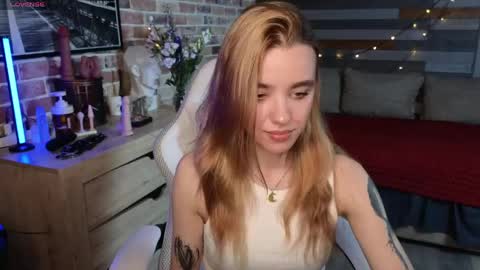 Snapshot of eva_mini chatting on May 27, 2026, 10:07 pm eva_mini online show from May 27, 2026, 10:07 pm