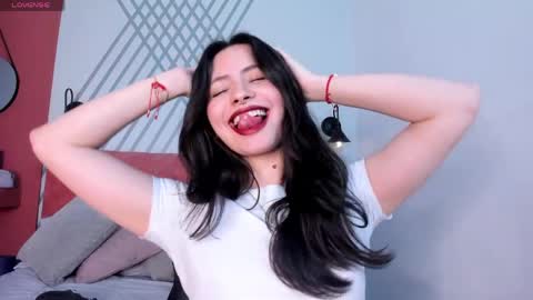 Snapshot of eva_monet chatting on May 27, 2026, 3:31 pm eva_monet online show from May 27, 2026, 3:31 pm