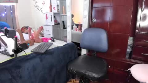 Snapshot of eva_notty_ chatting on December 3, 2025, 4:38 pm Eva Notty online show from December 3, 2025, 4:38 pm