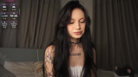 Snapshot of eva_pixie chatting on November 1, 2025, 4:42 pm Eva online show from November 1, 2025, 4:42 pm