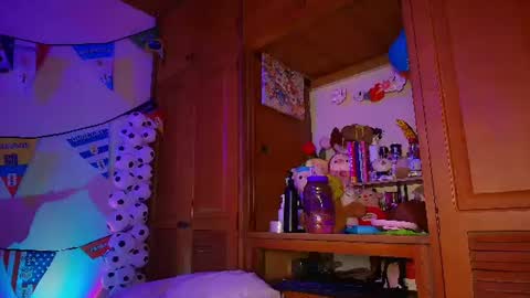 Eva  online show from July 7, 2026, 12:09 pm