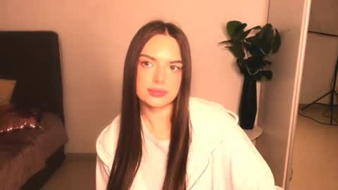 Eva online show from April 10, 2026, 6:45 pm