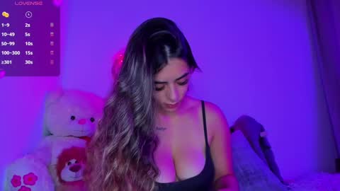 Eva Shinee online show from October 9, 2025, 11:52 am