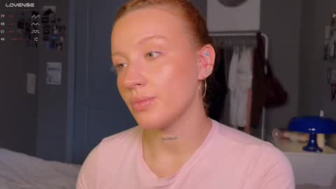 Snapshot of eva_swag chatting on October 29, 2025, 9:33 am eva_swag online show from October 29, 2025, 9:33 am