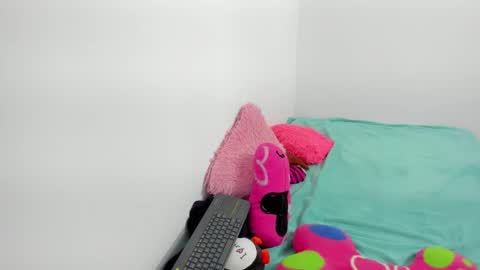 Snapshot of eva_sweet2 chatting on February 8, 2026, 12:36 am Estefania online show from February 8, 2026, 12:36 am