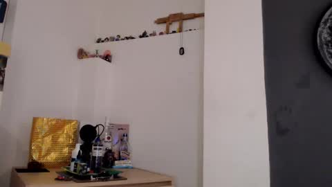 MISS EVY online show from January 14, 2026, 5:13 am