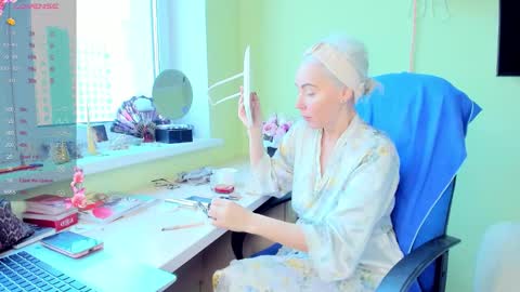 Snapshot of evaa1980 chatting on December 15, 2025, 10:19 am Eva online show from December 15, 2025, 10:19 am