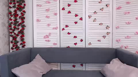 Eva online show from November 26, 2025, 7:53 am