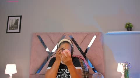 Snapshot of evaa_mills chatting on May 18, 2026, 6:47 pm Eva online show from May 18, 2026, 6:47 pm