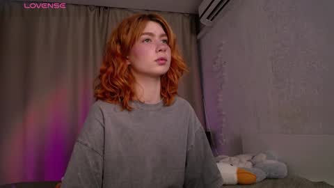 Snapshot of evaa_moonn_ chatting on November 2, 2025, 2:52 pm Eva online show from November 2, 2025, 2:52 pm